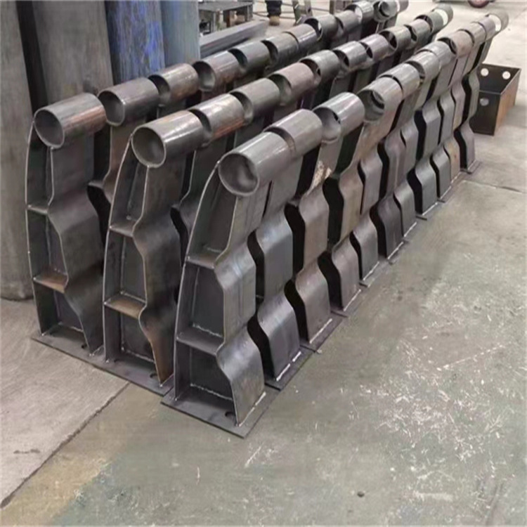 牡丹江不锈钢碳素钢复合管栏杆厂