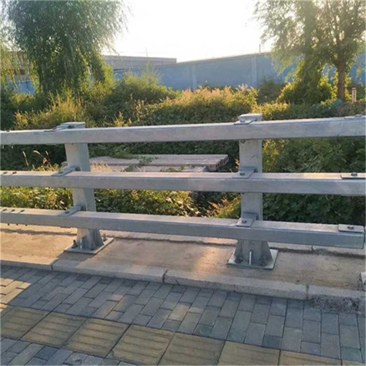 惠州桥梁护栏支架厂家联系方式
