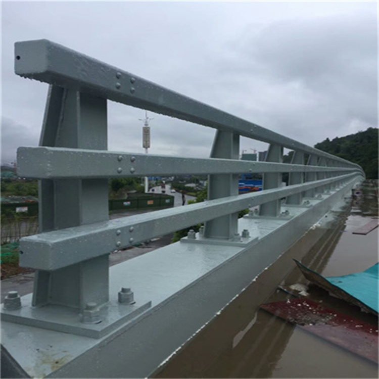东莞不锈钢碳素钢复合管栏杆生产商