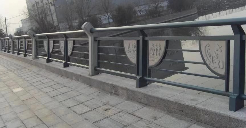桥梁护栏支架安装氟碳漆当地供应商