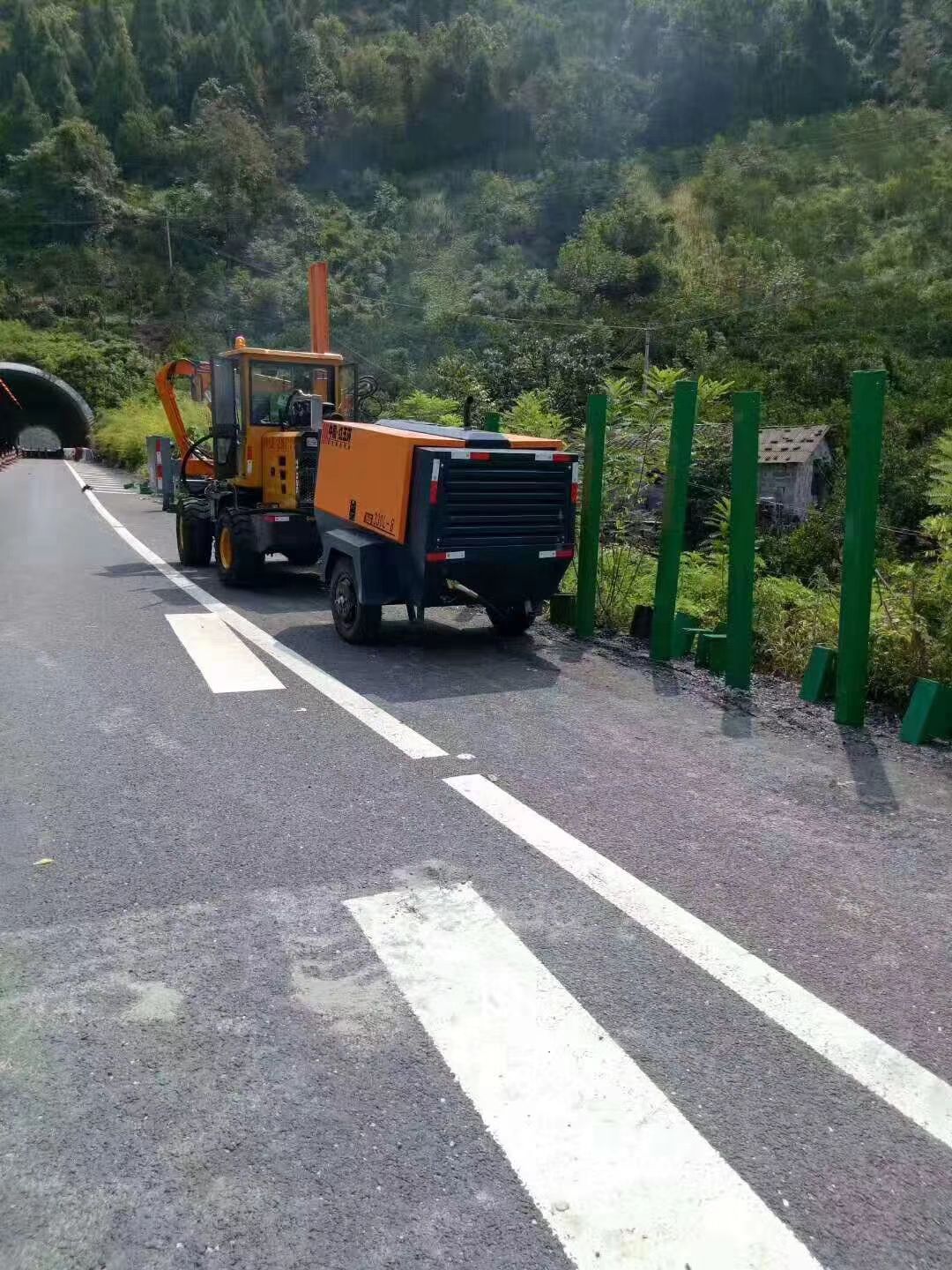 公路打桩机上门调试