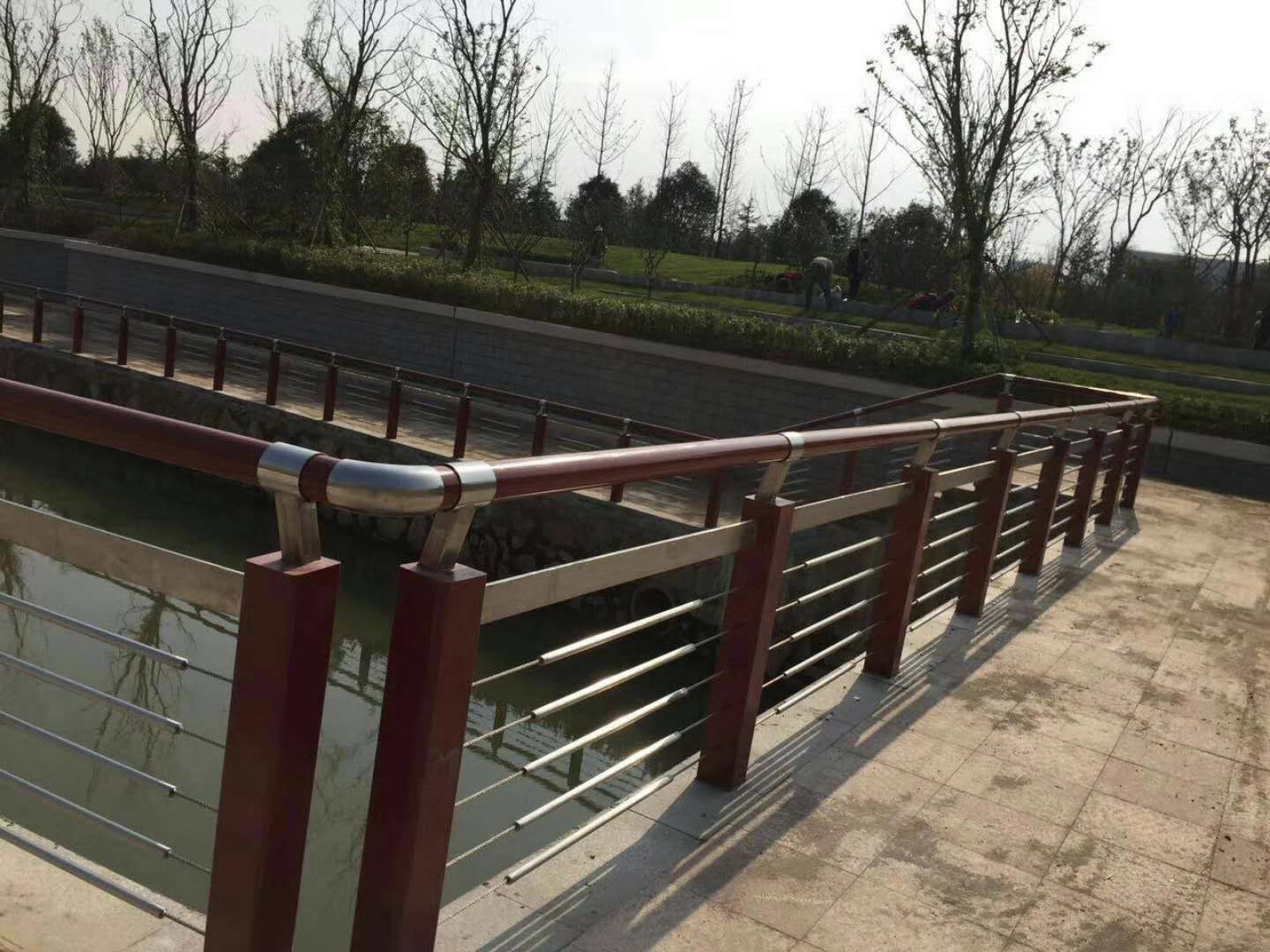 公路桥防撞护栏精工