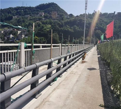 直供[聚宜兴]桥梁钢管护栏工程承接安装