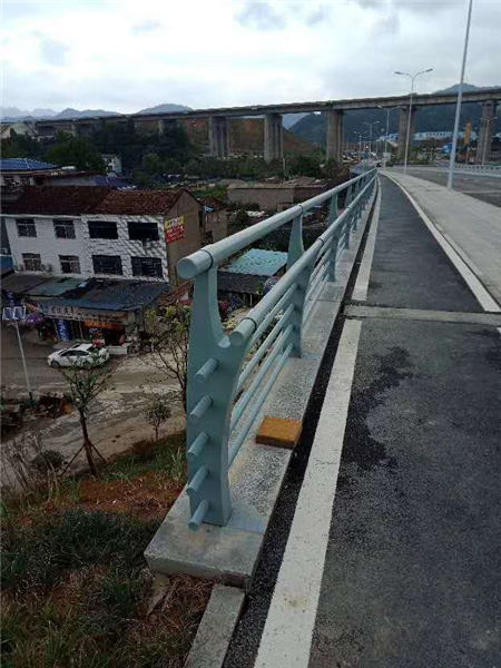 不锈钢道路立柱各种规格可定制