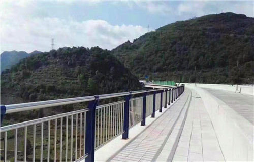 扬州桥梁护栏防撞立柱安装便捷