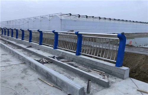 不锈钢碳素复合管护栏安装便捷本地经销商