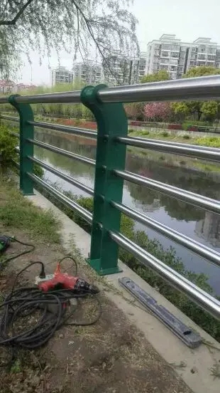 不锈钢复合管桥梁护栏公司电话超高质量