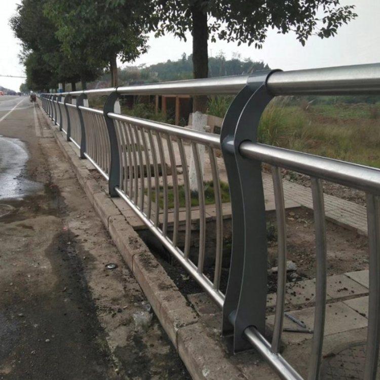 桥梁护栏钢板立柱网站当地公司