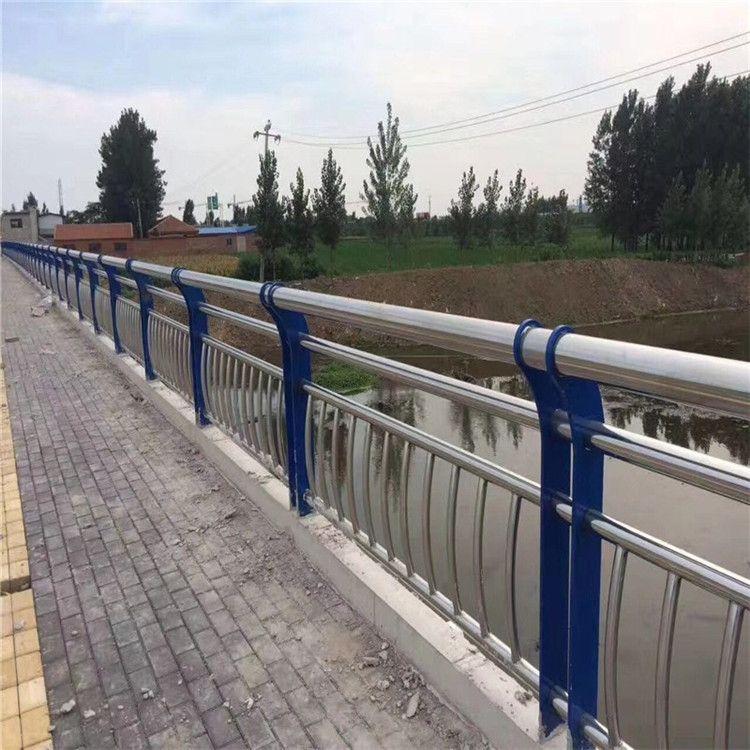 201不锈钢复合管防撞桥梁护栏安装快捷简单