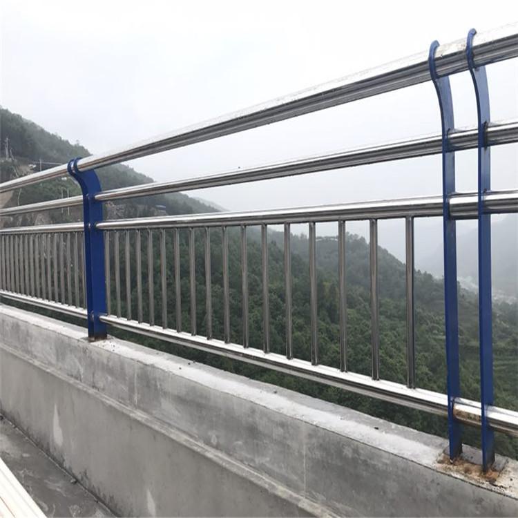 不锈钢天桥防护栏杆交货期短原厂制造