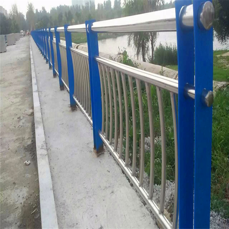 人行道不锈钢复合管护栏管理方便清洗附近厂家
