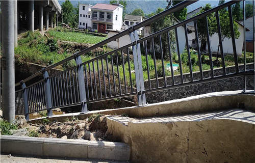 碳素复合管桥梁栏杆销售公司实地考察