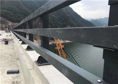 厂家生产Q235防撞钢护栏桥梁防撞栏杆耐腐蚀哪里生产同城制造商
