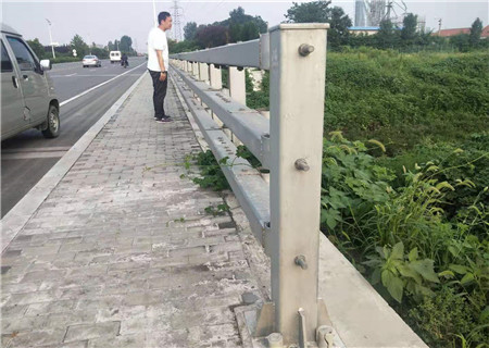 惠州厂家供应渤莱特公路防撞护栏各种类型