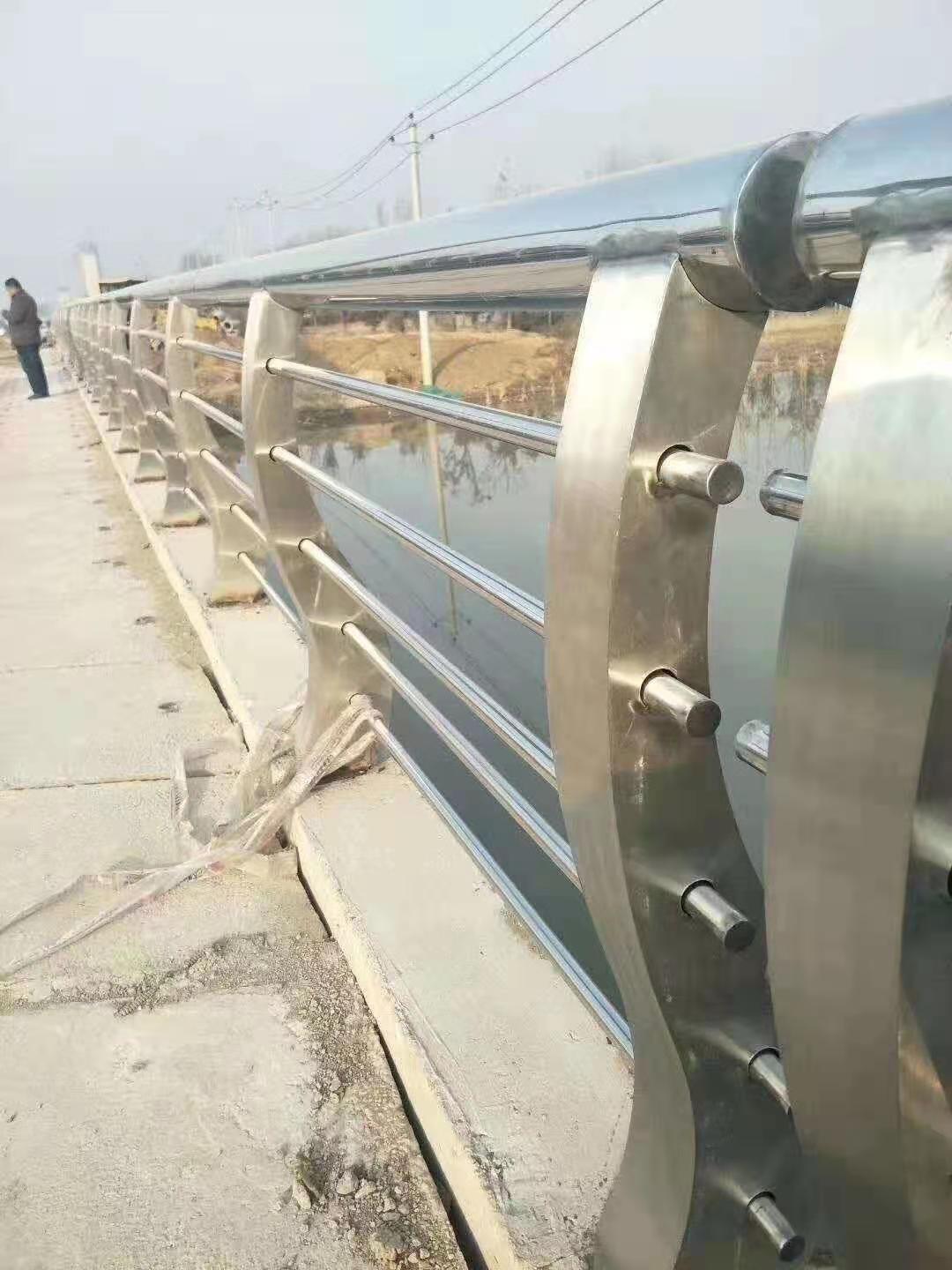 宝鸡不锈钢复合管桥梁栏杆服务细致周到