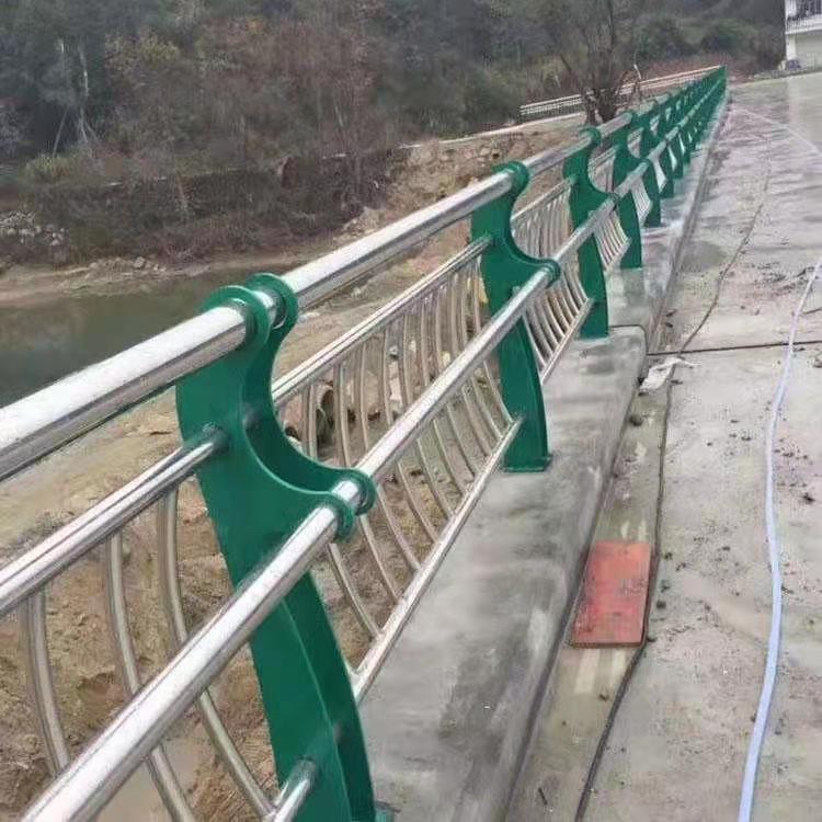 桥梁施工防撞护栏多年经营经验厂家新品