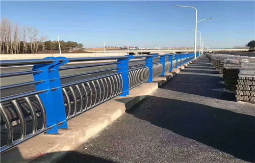 127*4不锈钢复合管桥梁栏杆品质保证品质优选